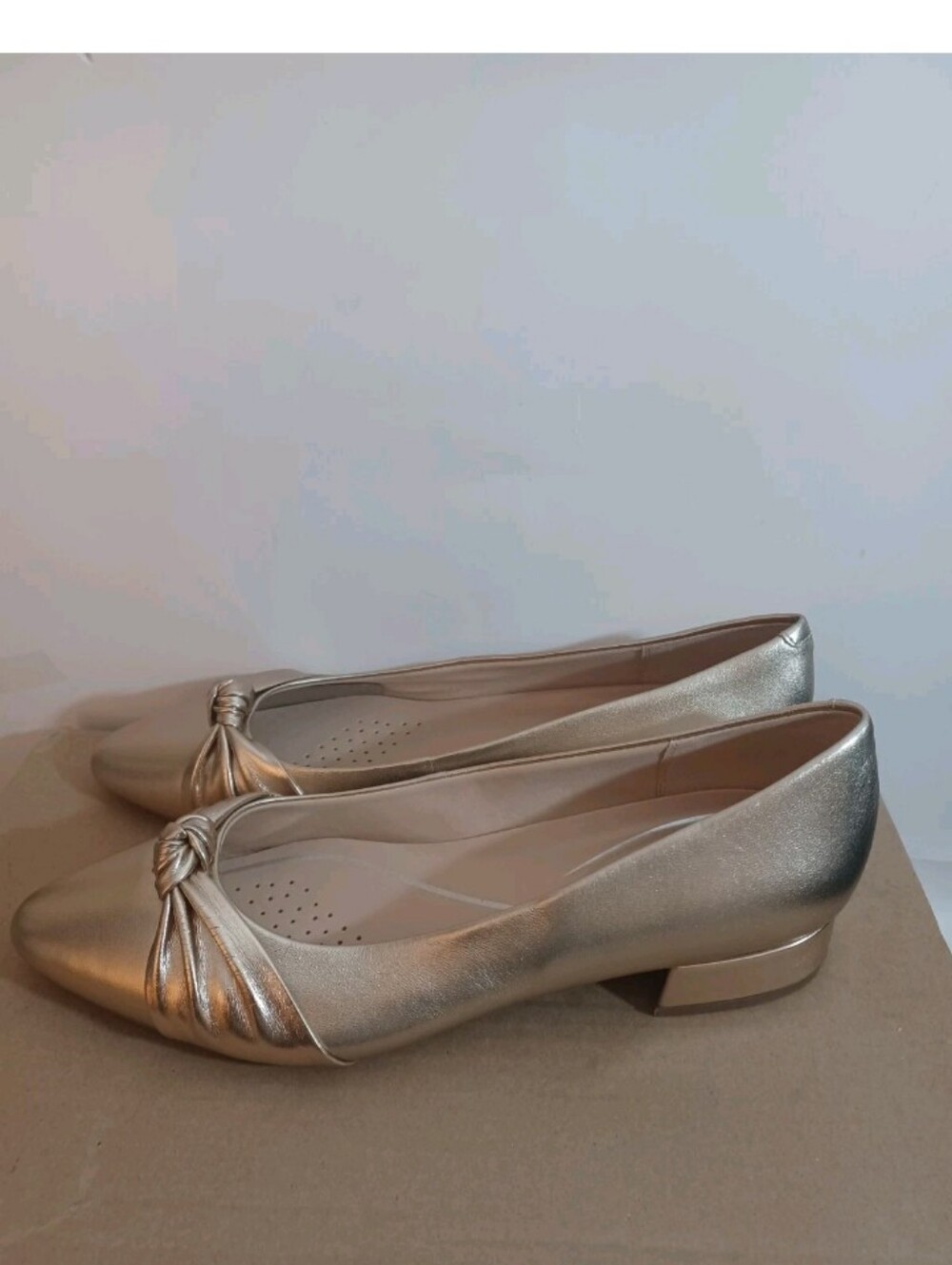 Easy Spirit Metallic Gold Knot-Front Low Heel Flats 10.5 M